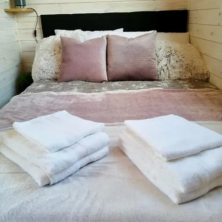 Chalet Tiny House Heated And Airconditioned *