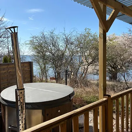 Romantic - Private Hot Tub - Sauna - Access