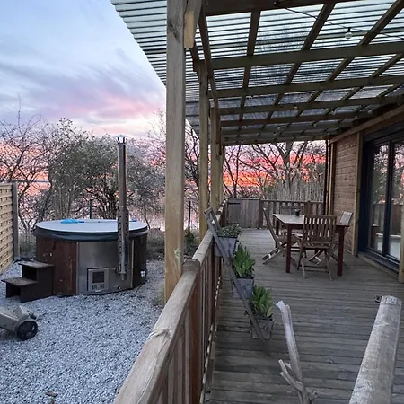 Romantic - Private Hot Tub - Sauna - Access Chalet Wapnica (West Pomeranian)