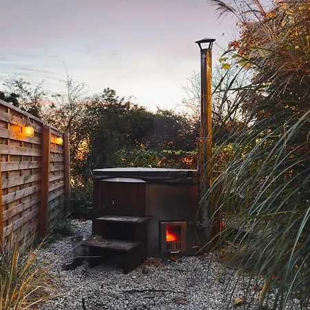 Romantic - Private Hot Tub - Sauna - Access شاليه *