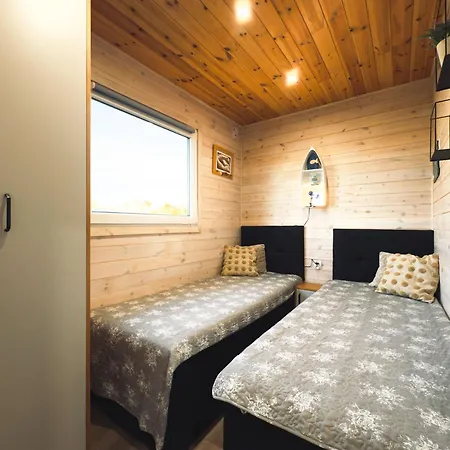 Romantic - Private Hot Tub - Sauna - Access *