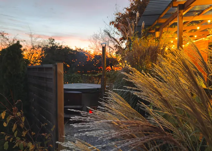 Romantic - Private Hot Tub - Sauna - Access Chalet Wapnica (West Pomeranian)